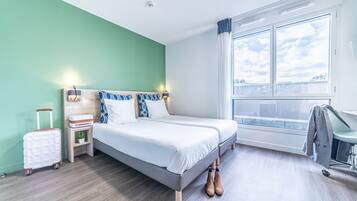 Standard Studio, 2 Single Beds | Soundproofing, free WiFi, bed sheets