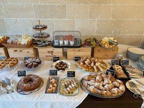 Free daily buffet breakfast - Borgo Vita Novella (Pachino)