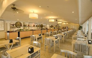 Bao gồm bữa sáng buffet hàng ngày 