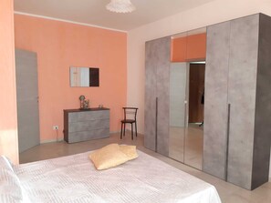2 camere, ferro/asse da stiro