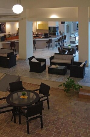 Lobby sitting area - Sun Beach Platamon Resort (Dio-Olympos)