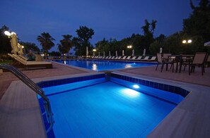 Outdoor pool - Sun Beach Platamon Resort (Dio-Olympos)