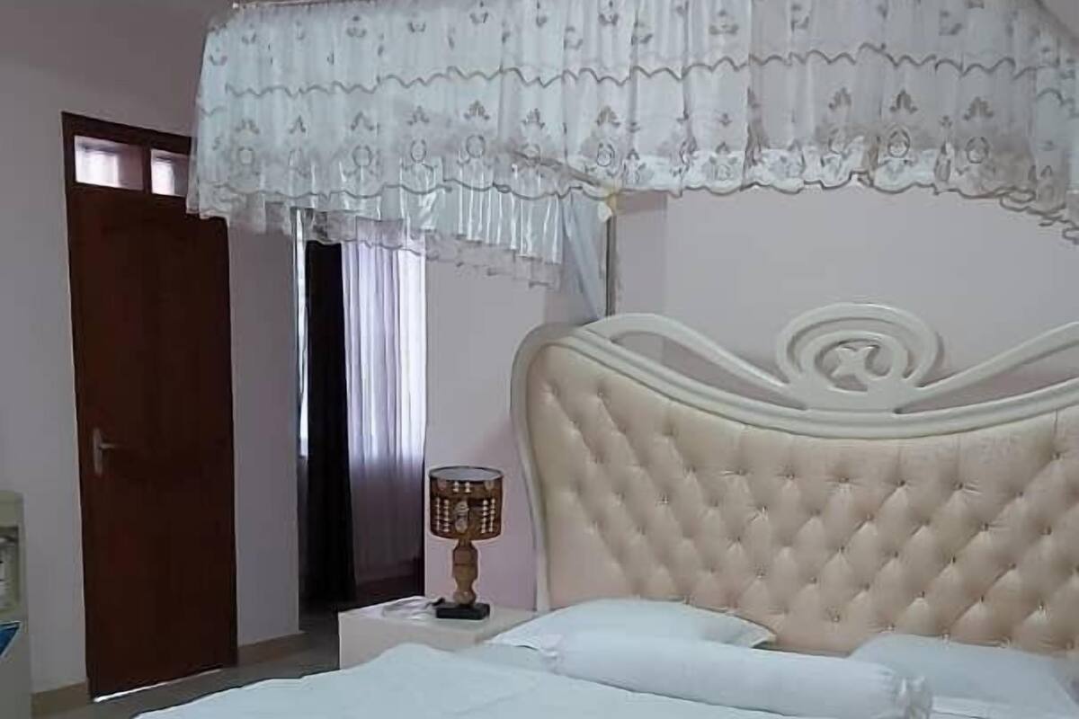 Iron/ironing board, free WiFi