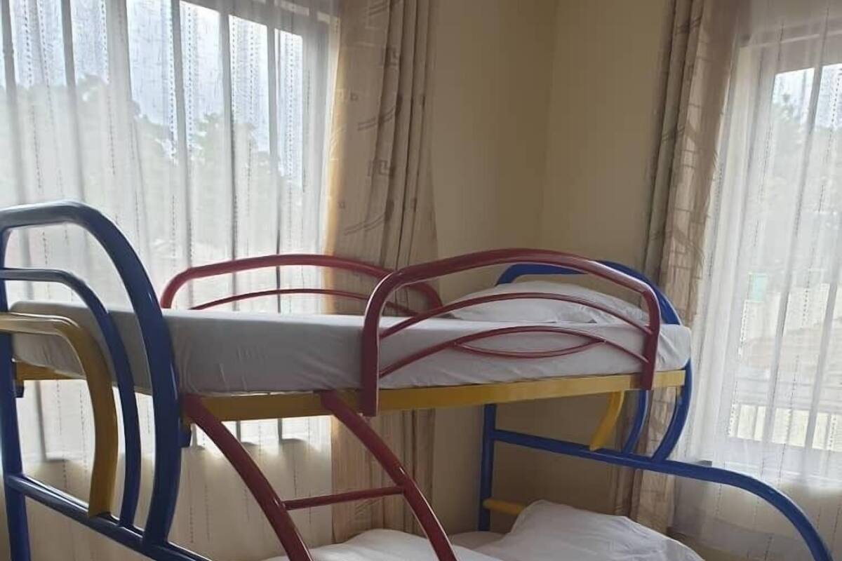 Iron/ironing board, free WiFi