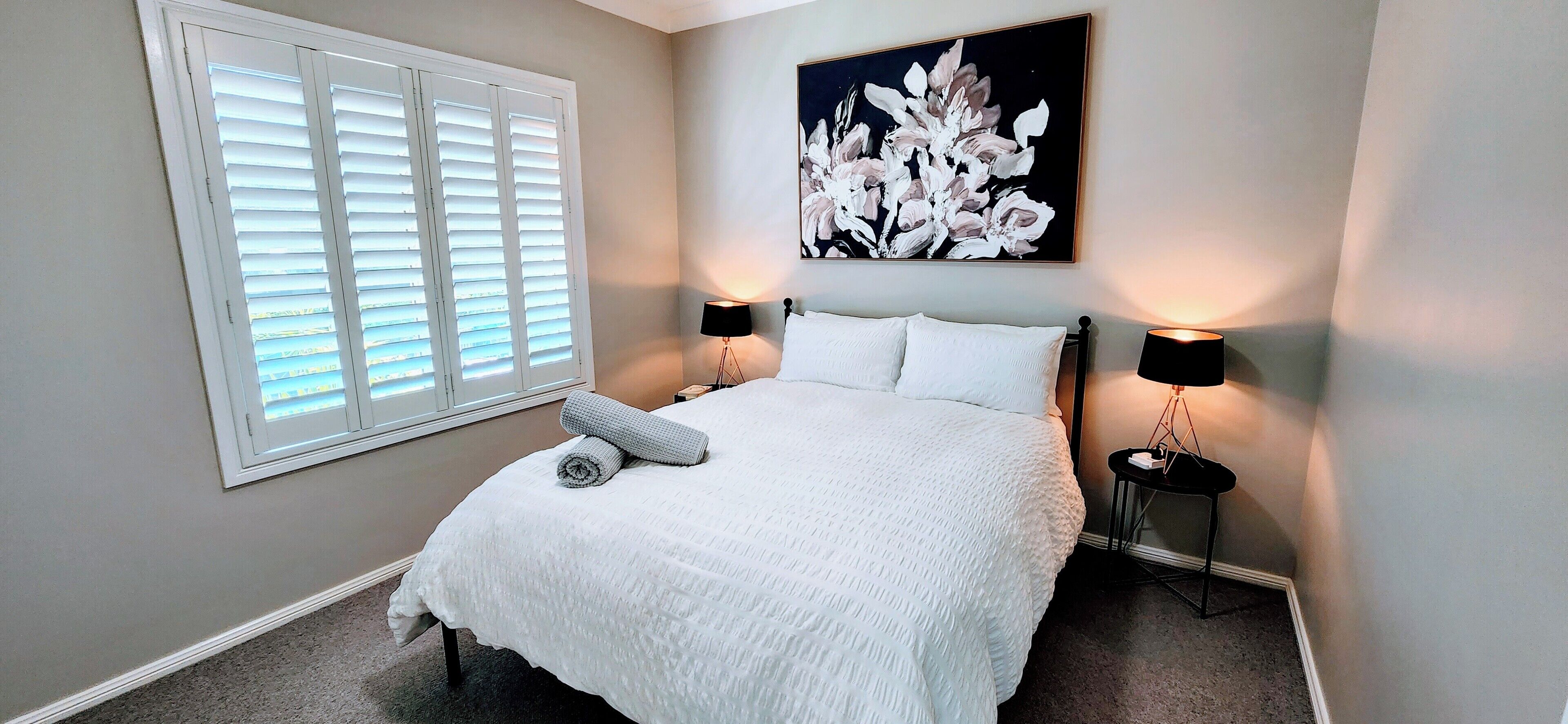 3 bedrooms, desk, soundproofing, iron/ironing board