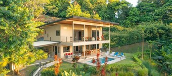 Three-bedrooms, Wonderful location and near Uvita and Playa Piñuela National Park Beach