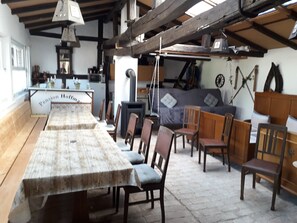 Dining - Quaint 4-sided farm in the middle of Germany in the southern Harz, Kyffhäuser & Eichsfeld regions (Hohenstein)