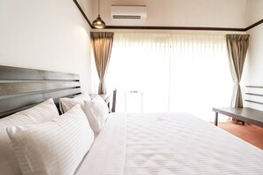 Habitación estándar doble | Sábanas de algodón egipcio, ropa de cama de alta calidad, escritorio