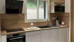 茶具/咖啡用具、冰箱、微波炉、烤箱