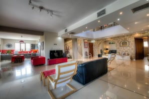 4 bedrooms