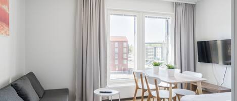 Standard Apartment, 1 Bedroom | Living room