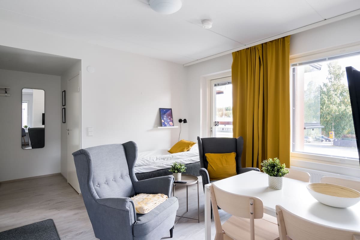 Familienapartment, Balkon | 1 Schlafzimmer, Verdunkelungsvorhänge, schallisolierte Zimmer