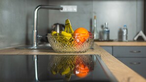 Réfrigérateur, four, bouilloire électrique