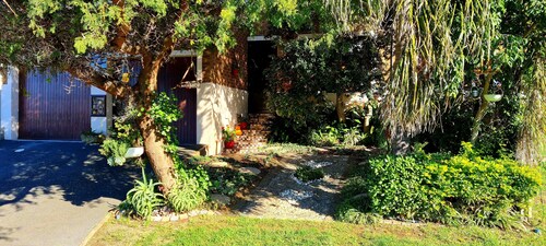 Quality accommodation to business and leisure guests to  Brackenfell, Cape Town.