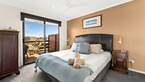 3 bedrooms, iron/ironing board, travel crib, internet