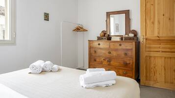 2 Schlafzimmer, Bügeleisen/Bügelbrett, kostenloses WLAN, Bettwäsche