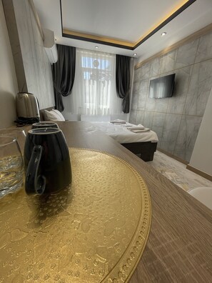 Classic Room | Minibar, free WiFi, bed sheets - Blue Mansion Hotel (Istanbul)