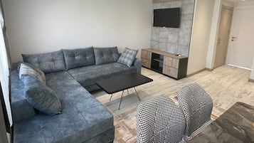 Panoramic Apartment | Minibar, free WiFi, bed sheets