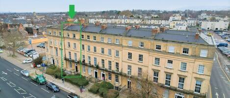 المنشأة من الخارج