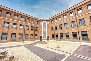 Exterior - The Post House One by Fortuna Property Portfolio, The Post House One Apartment (Gloucester District)