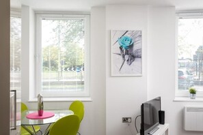 Dining - The Post House One by Fortuna Property Portfolio, The Post House One Apartment (Gloucester District)