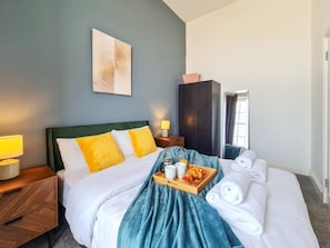2 slaapkamers, een strijkplank/strijkijzer, reisbedje, wifi