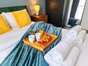 2 bedrooms, iron/ironing board, travel crib, WiFi - Margaret's Terrace by Fortuna Property, The Margaret's Terrace (Cheltenham)