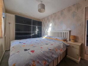 2 habitaciones, wifi gratis y ropa de cama