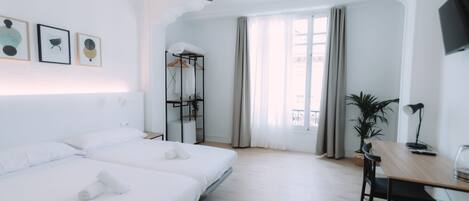 Double or Twin Room (Shared Bathroom) | Desk, laptop workspace, free cribs/infant beds, free WiFi