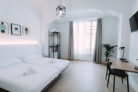 双人房或双床房 (Shared Bathroom) | 办公桌、笔记本电脑工作区、免费婴儿床、免费 WiFi