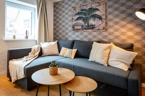 Smart-TV, Videospiele, Tischfußball, Videothek