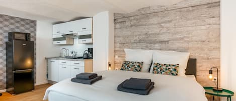 1 bedroom, iron/ironing board, travel cot, free WiFi