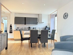 تناول الطعام