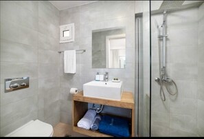 Suihku, hiustenkuivaaja