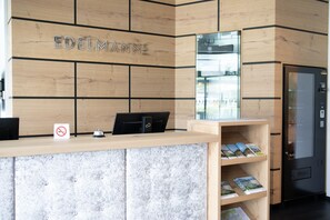 Reception - Boutique Hotel Edelmanns (Kematen in Tirol)