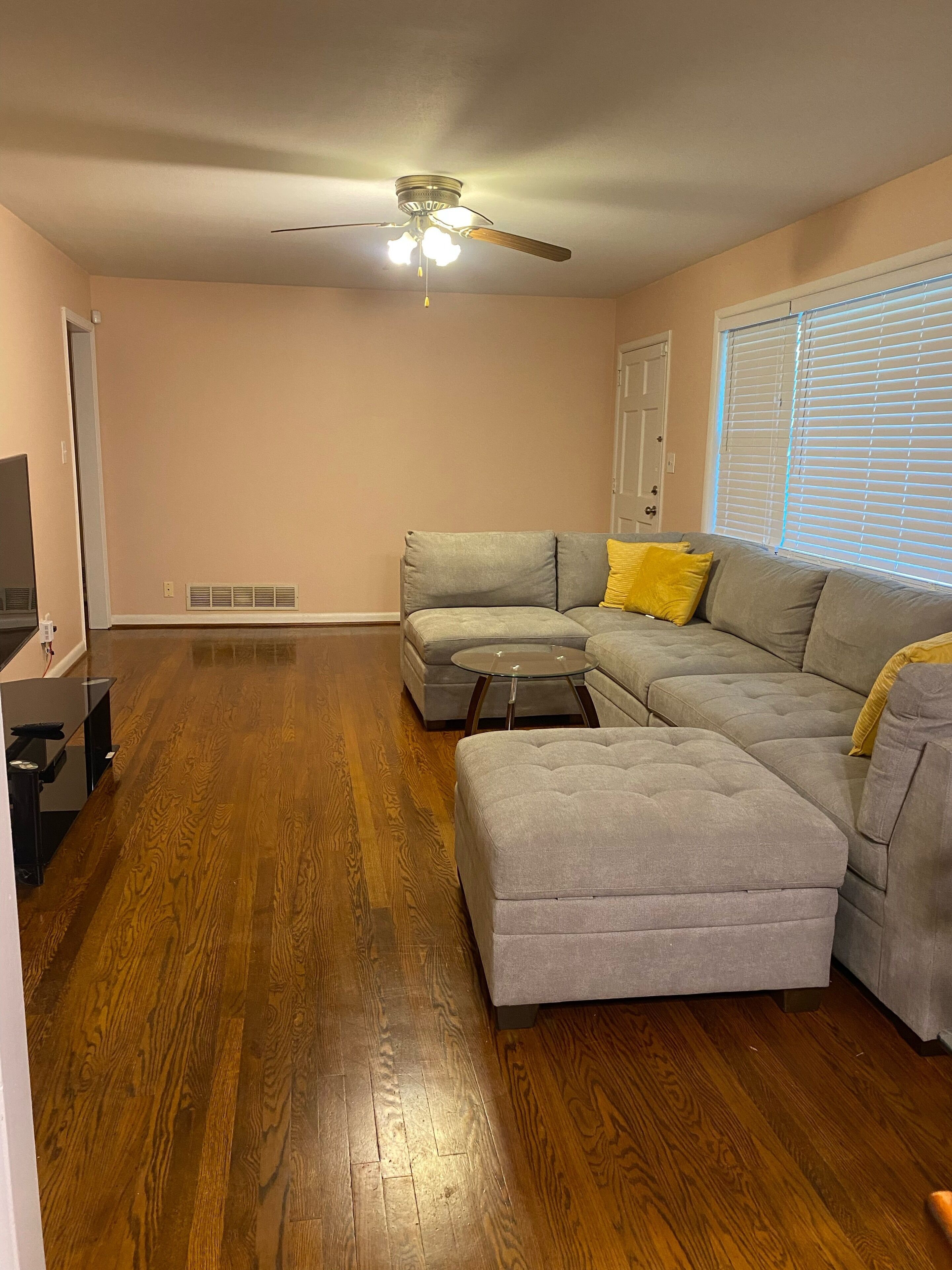 Cozy clean house located Near Atlanta Braves Stadium & Atlanta Training Ground<br>