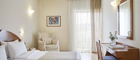 1 chambre, fer et planche Ă repasser, Wi-Fi gratuit, draps fournis