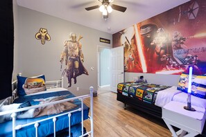 5 bedrooms, desk, iron/ironing board, travel cot - Spectacular Disney 5-bedroom Villa!  Amazing Heated Pool and Spa! BBQ! (Davenport)