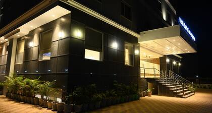 Neel Clarks Inn Express Agra