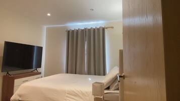 Apartemen, 1 Tempat Tidur Queen | 1 kamar tidur, Wi-Fi gratis, dan seprai linen