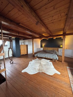 3 dormitorios, tabla de planchar con plancha, wifi gratis y ropa de cama