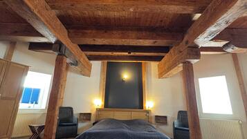 3 slaapkamers, een strijkplank/strijkijzer, gratis wifi, beddengoed