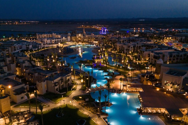 2 outdoor pools, pool umbrellas, lifeguards on site