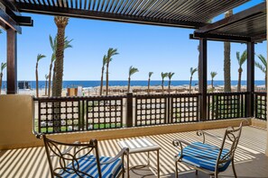 Minibar, pengeskab på værelset, mørklægningsgardiner, sengetøj