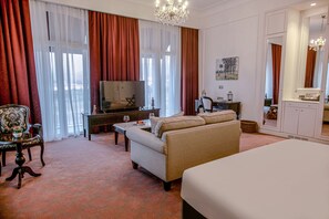 Corner Suite | ミニバー、セーフティボックス (室内)、デスク、ノートパソコン用作業スペース