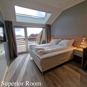 Superior Double Room, 1 King Bed | Free WiFi, bed sheets - Lofoten Basecamp (Vestvågøy)