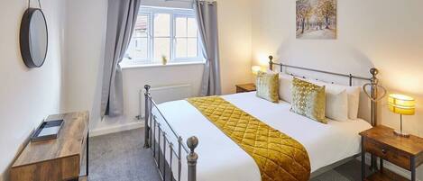 4 chambres, fer et planche à repasser, Wi-Fi, draps fournis