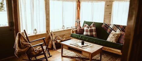 TV connectée, cheminée, lecteur de DVD, chaßne hi-fi