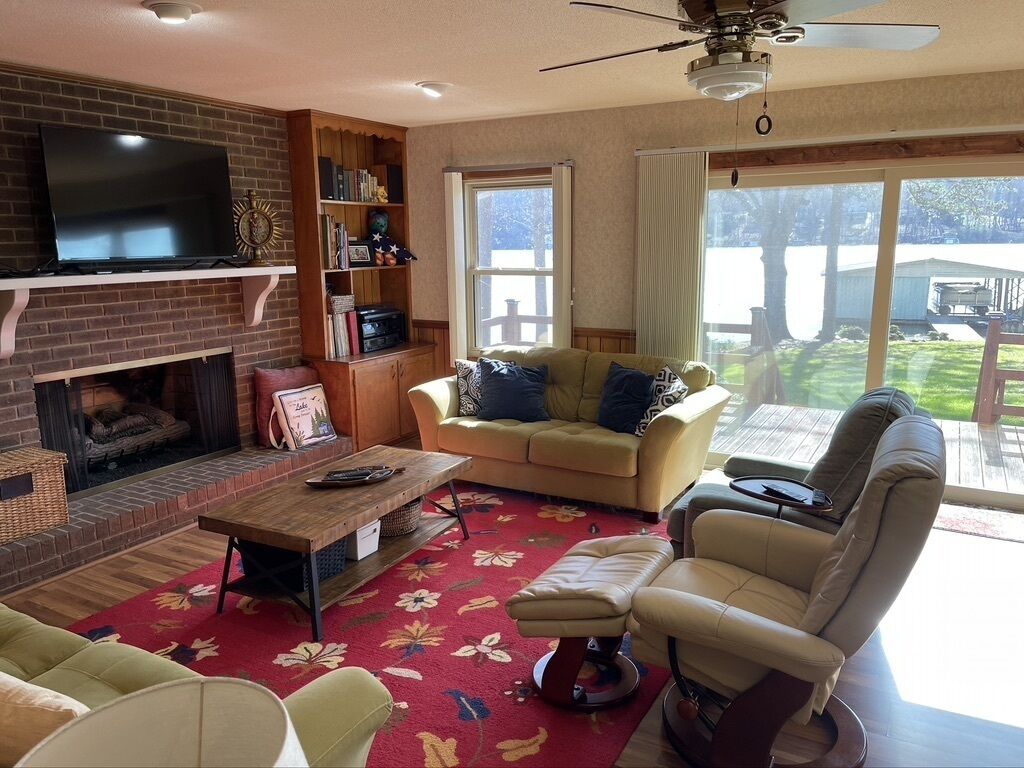 Large gathering space for everyone.