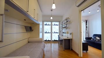 2 camere, una scrivania, Wi-Fi gratuito, lenzuola